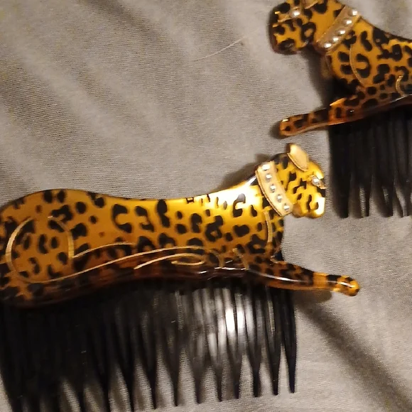 Leopard Hair Combs - Picture 2 of 5